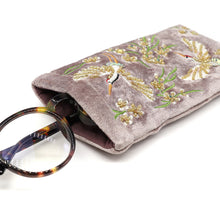 Load image into Gallery viewer, MINK CRANE EMBROIDERED VELVET GLASSES POUCH
