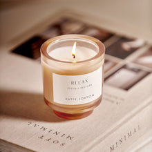 Load image into Gallery viewer, SENTIMENT CANDLE RELAX Fresh Linen and White Lily
